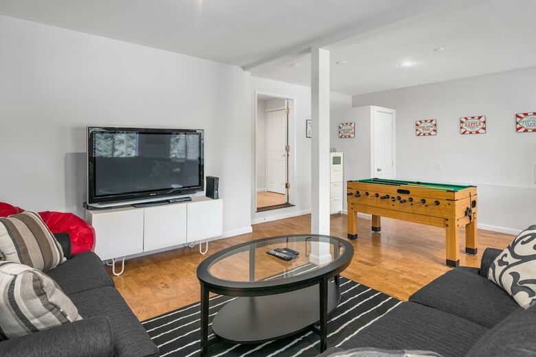 Seattle Vacation Home: The Big Top