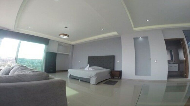 Aparthotel Suites La Gloria