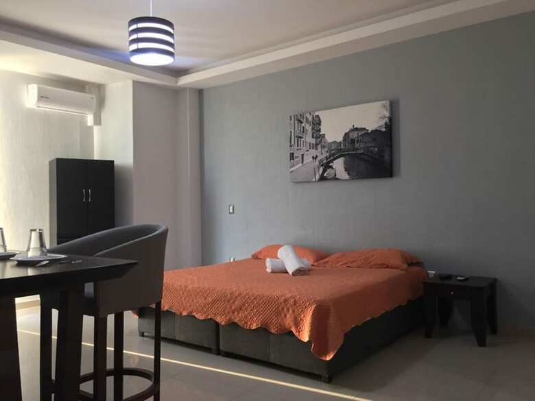 Aparthotel Suites La Gloria