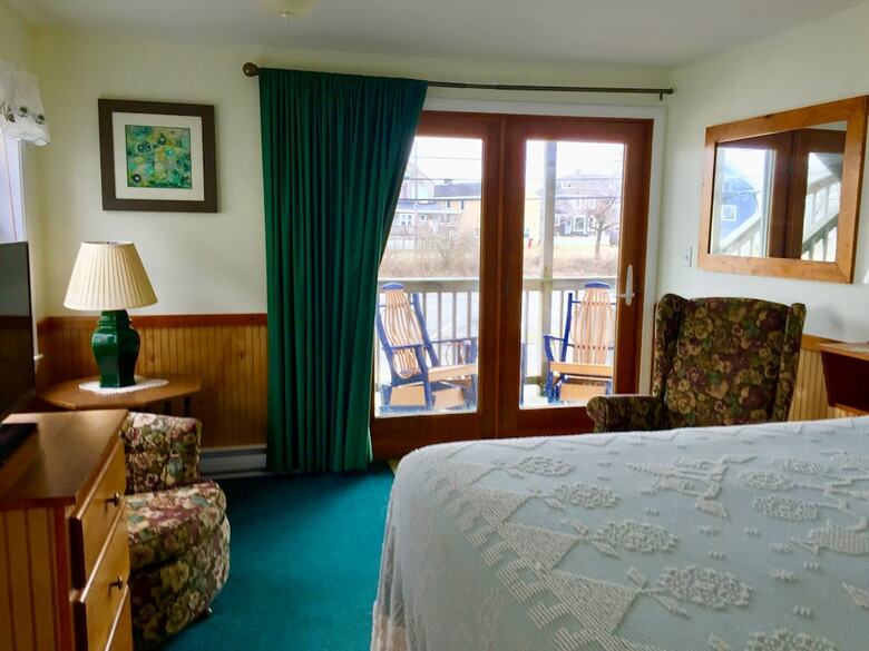 Moody's Motel & Cottages