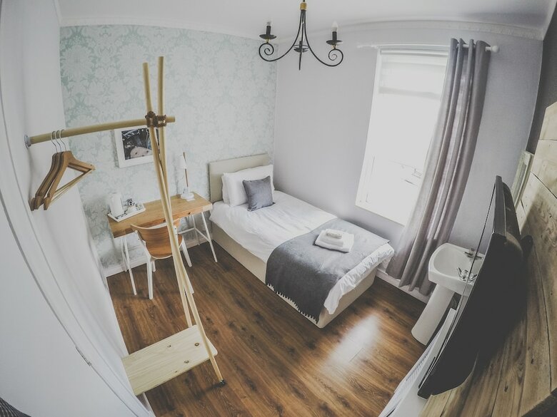 Antique House B&B
