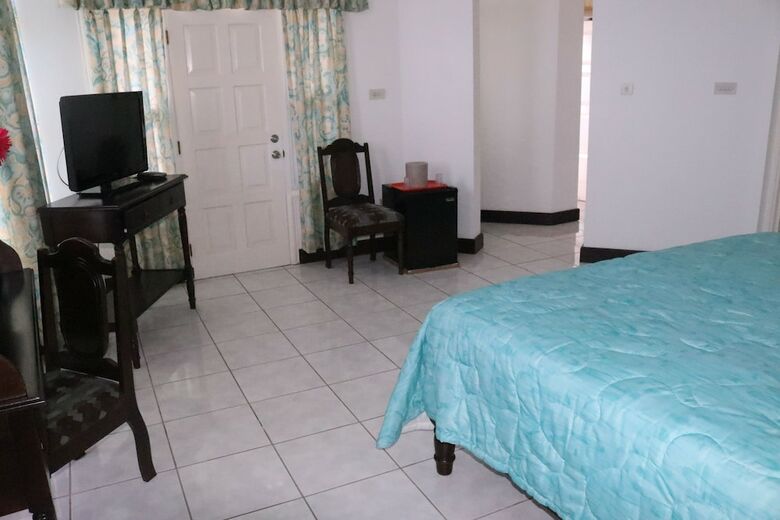 Villa Pink Rock Bed & Breakfast