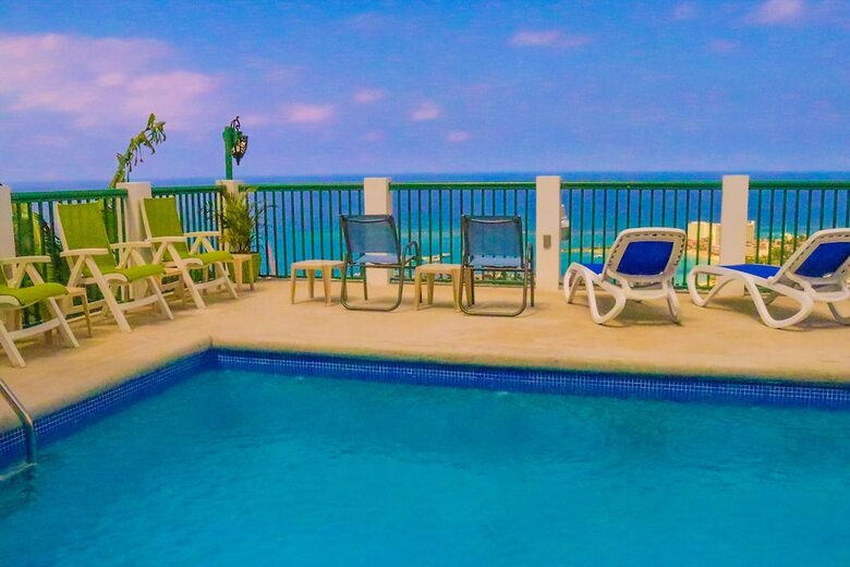 Villa Pink Rock Bed & Breakfast