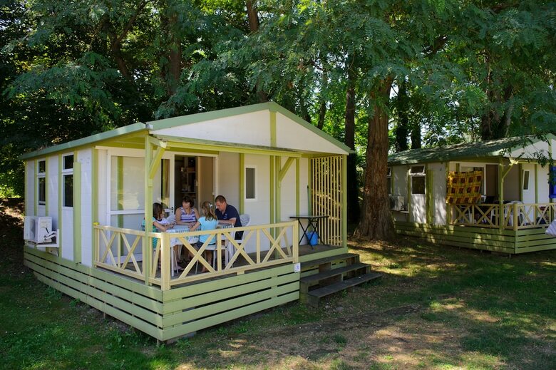 Camping L'apam�e