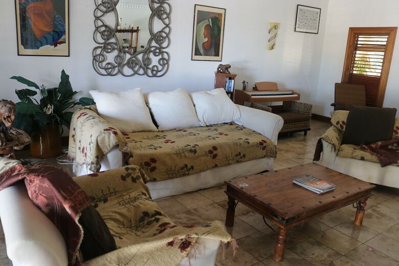 Villa Mohagany House