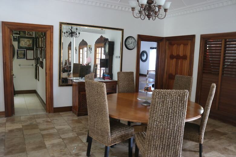 Villa Mohagany House