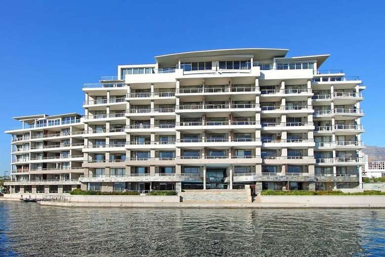 Aparthotel Canal Quays Whosting