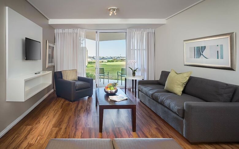 Lagoon Beach Hotel Apartments