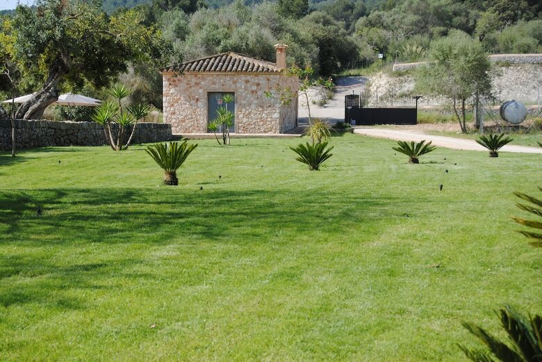 Hotel Rural Es Riquers