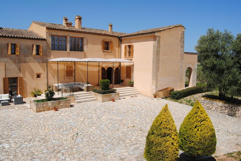 Hotel Rural Es Riquers