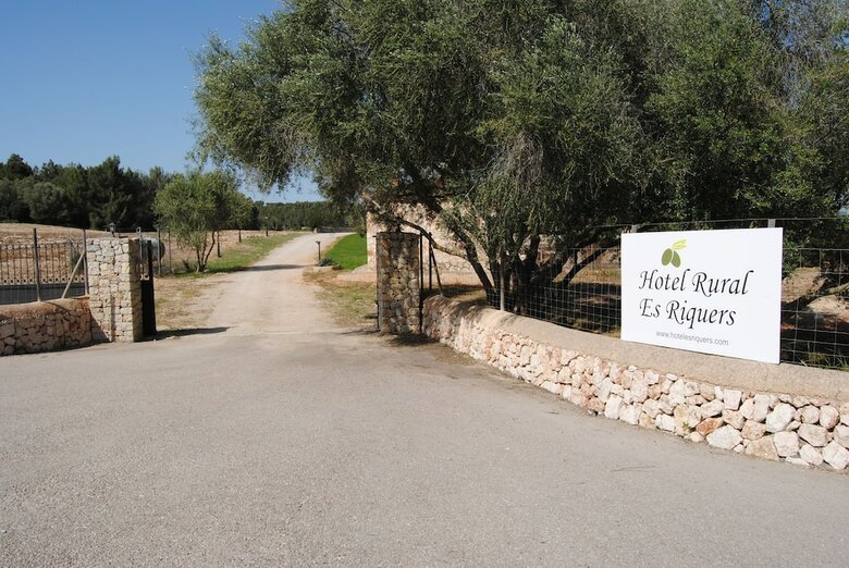 Hotel Rural Es Riquers