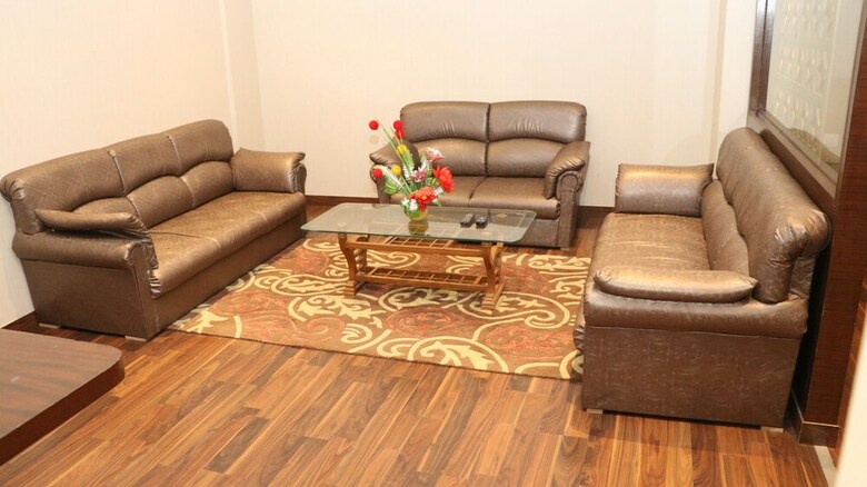 Hotel Lakhdatar