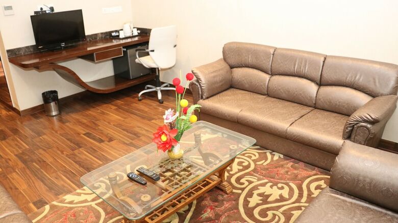 Hotel Lakhdatar