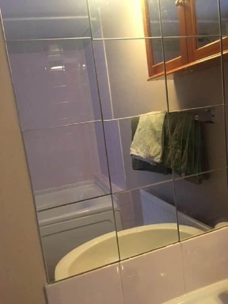 Bed & Breakfast Tidal Court