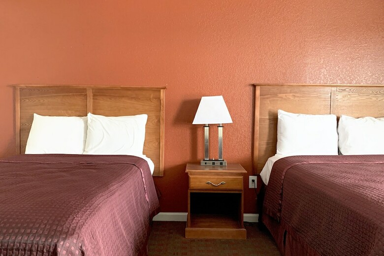 Motel Hotel Pearsall Louise Ln & I-35