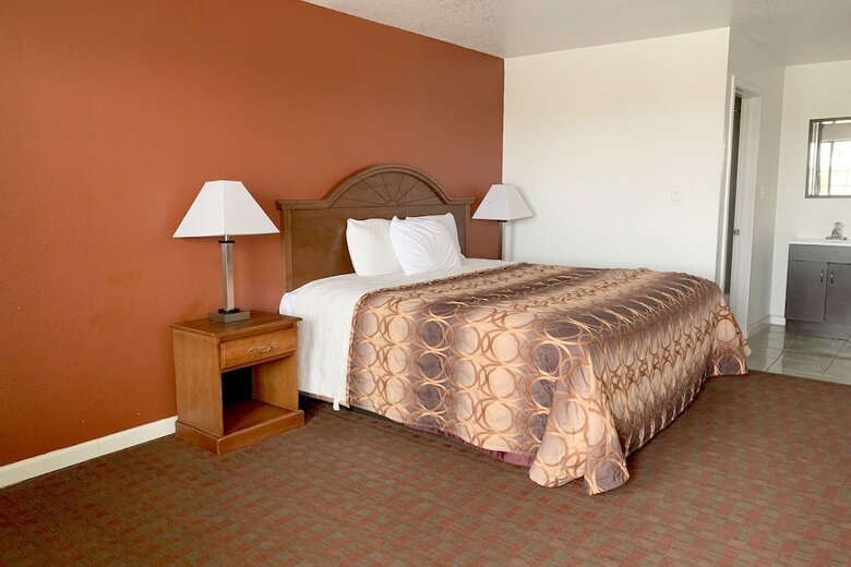 Motel Hotel Pearsall Louise Ln & I-35