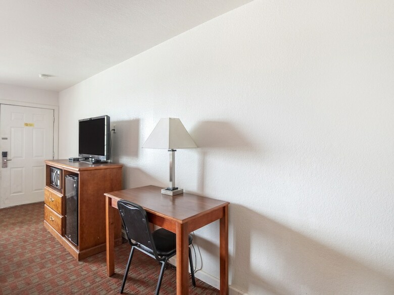 Motel Hotel Pearsall Louise Ln & I-35