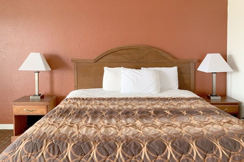 Motel Hotel Pearsall Louise Ln & I-35