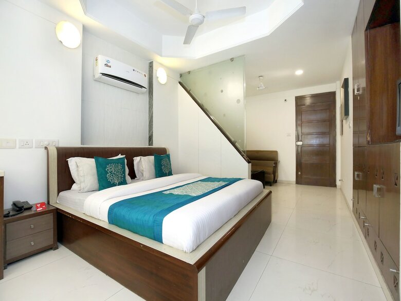 Oyo 1496 Hotel Stayly