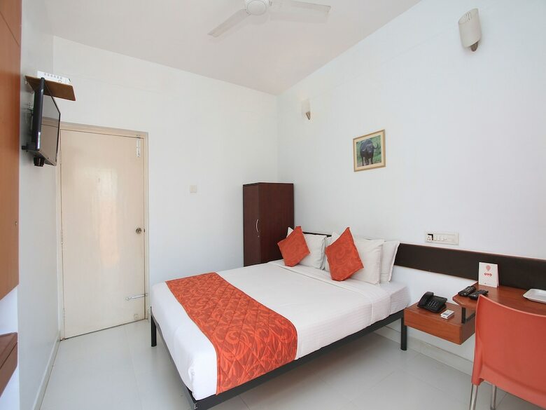 Oyo 1356 Hotel Gokulam Compact