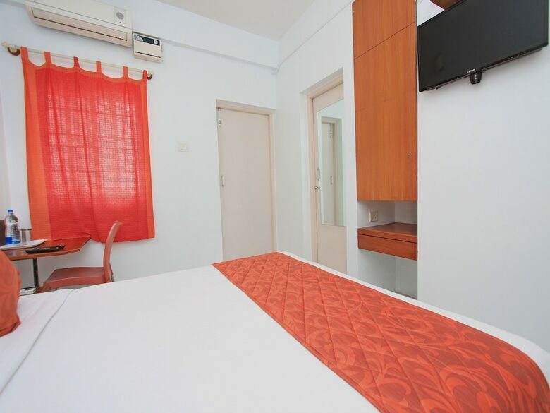 Oyo 1356 Hotel Gokulam Compact
