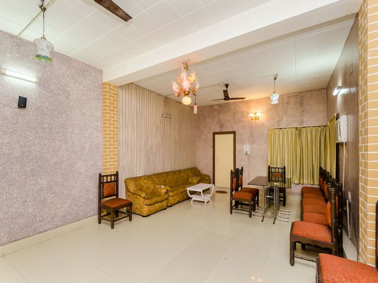 Oyo 8998 Hotel Aayash