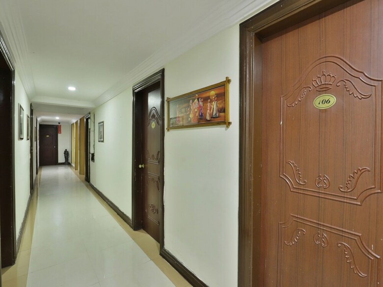 Oyo 1341 Hotel Royal Inn