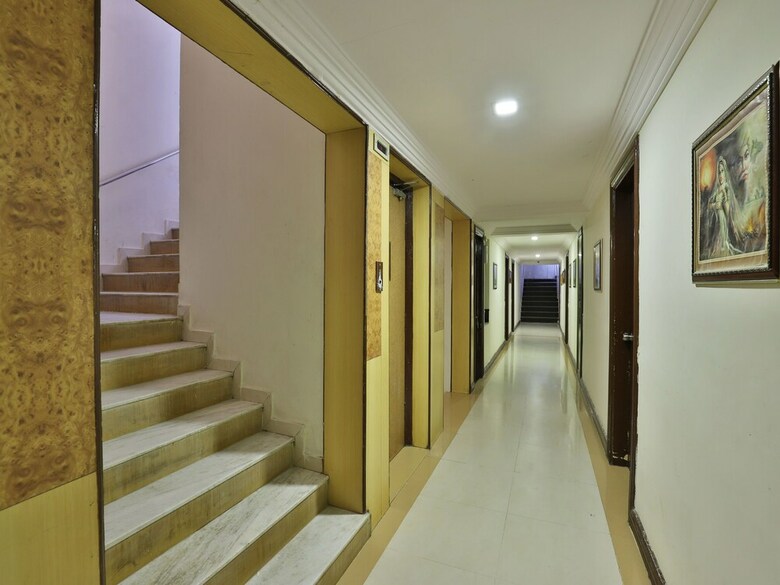 Oyo 1341 Hotel Royal Inn