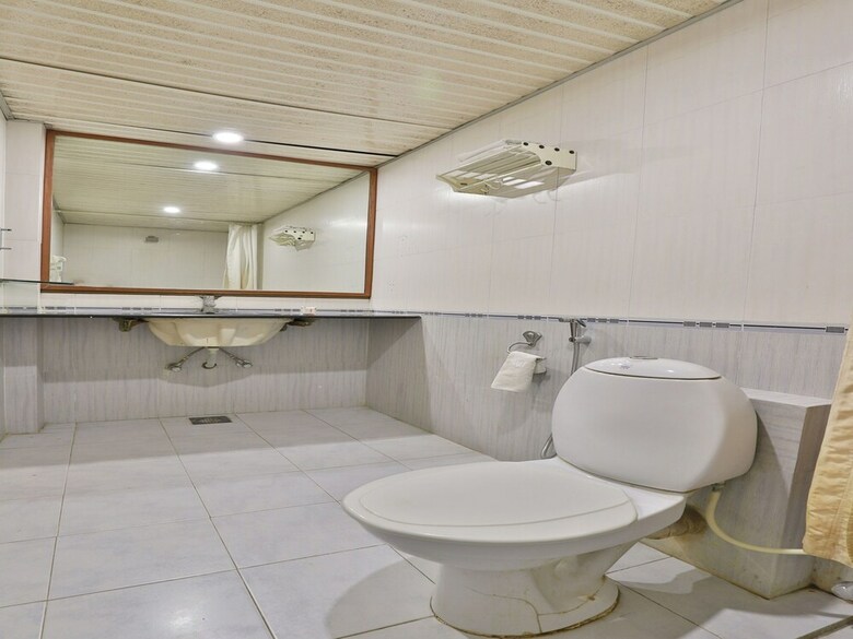 Oyo 1341 Hotel Royal Inn