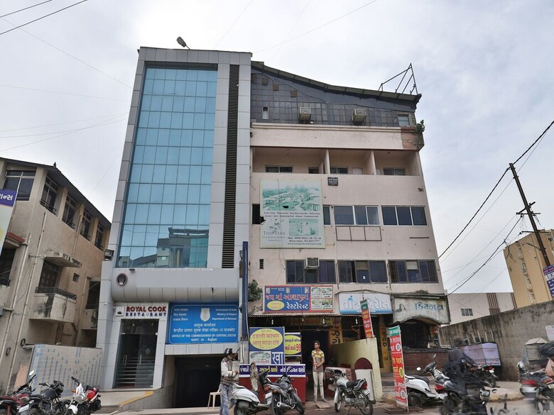 Oyo 1341 Hotel Royal Inn