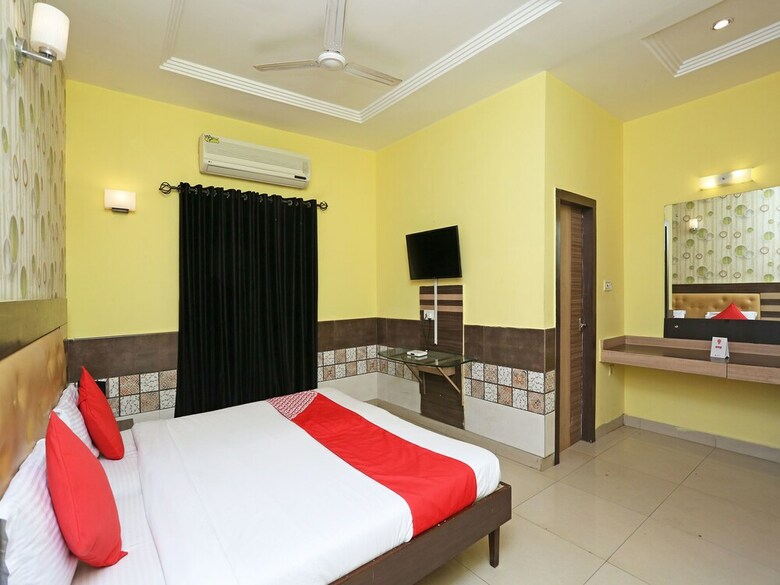 Oyo 4939 Hotel Highway Inn