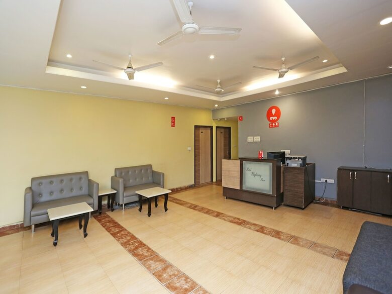 Oyo 4939 Hotel Highway Inn