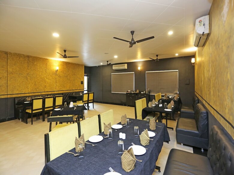Oyo 4939 Hotel Highway Inn