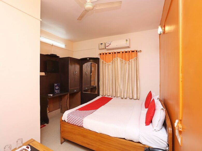 Hotel Oyo 7847 New Mega Palace