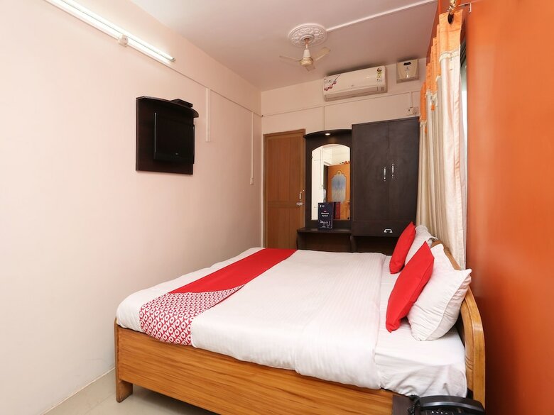 Hotel Oyo 7847 New Mega Palace