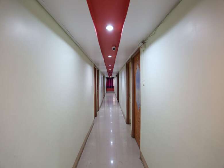 Hotel Oyo 7847 New Mega Palace