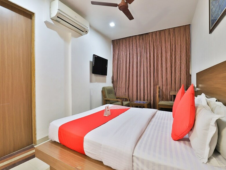 Oyo 9626 Hotel Kalyan