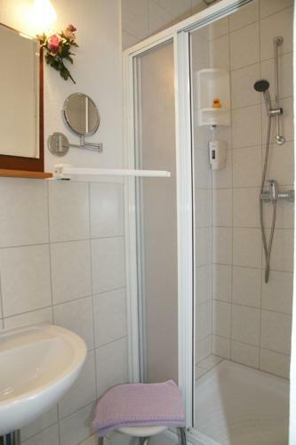 Hostal Apartmenthaus & Pension Antik