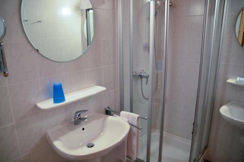 Apartamento Hotel Restaurant Ferienwohnungen Alpenhof