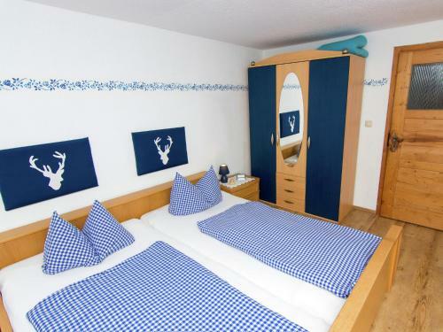 Cozy Apartment In Feldwies With Sauna