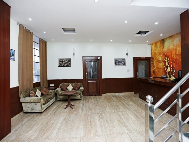 Oyo 8767 Hotel Landmark