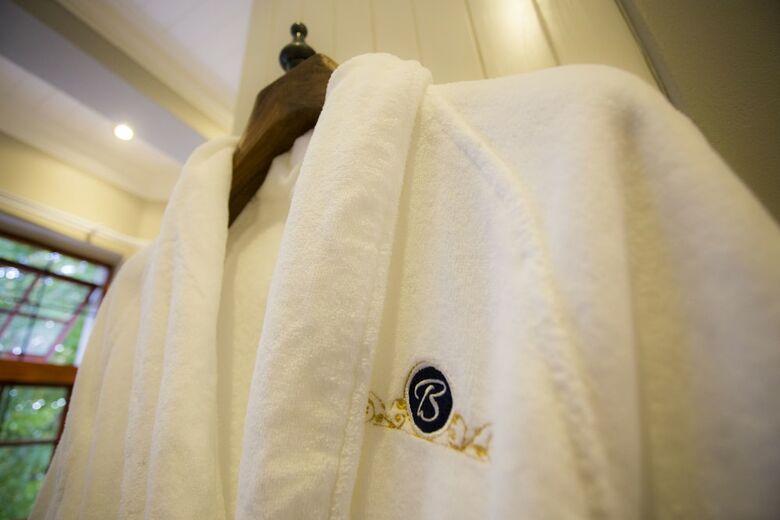 Hotel The Browns' Luxury Guest Suites