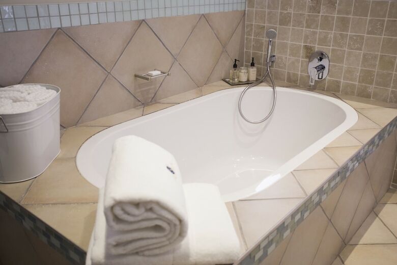 Hotel The Browns' Luxury Guest Suites