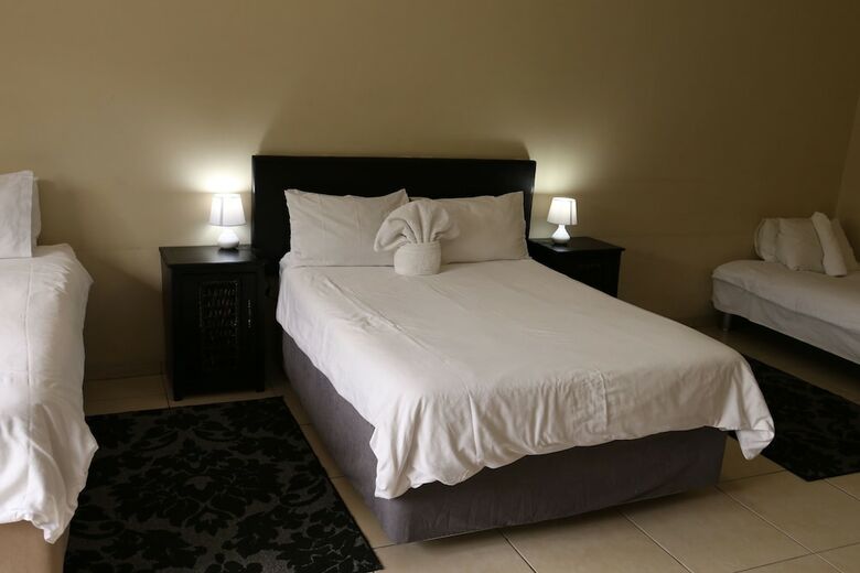 Hotel Pelican Guesthouse