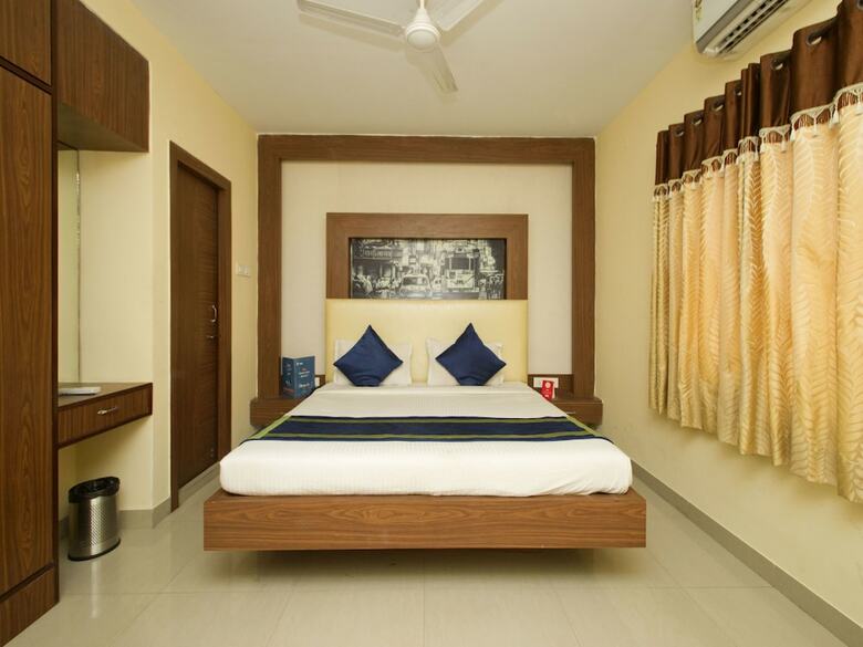 Oyo 460 Hotel Ivory Residency