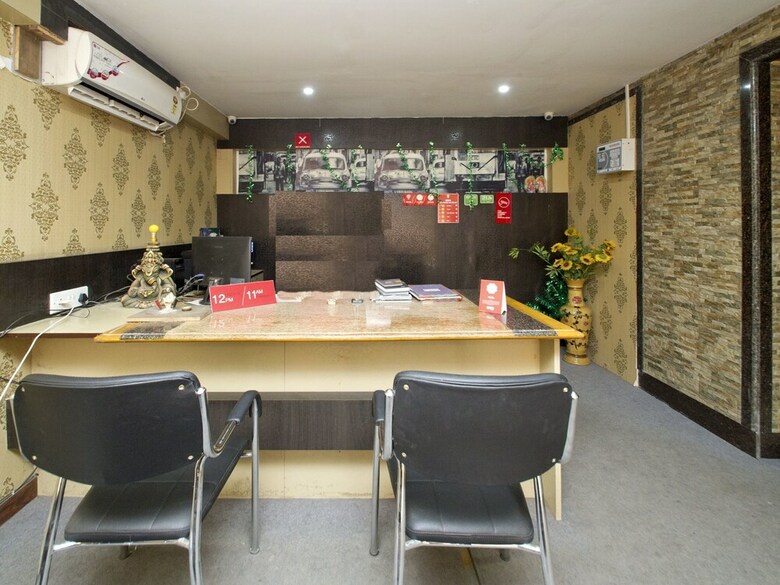Oyo 460 Hotel Ivory Residency