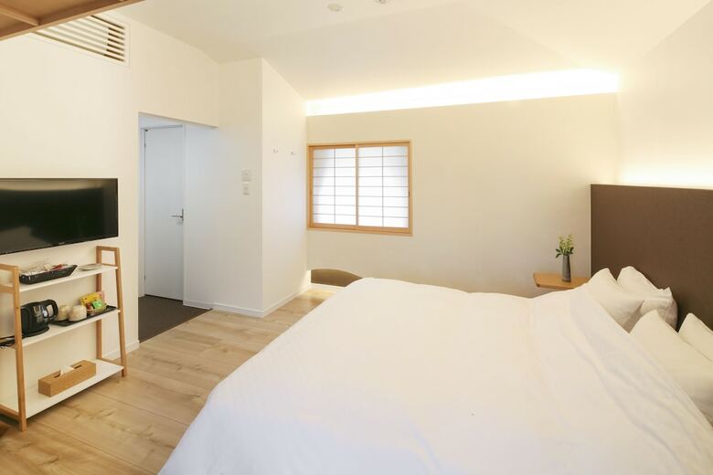 The Hotel Kiyomizu Imperial Palace West