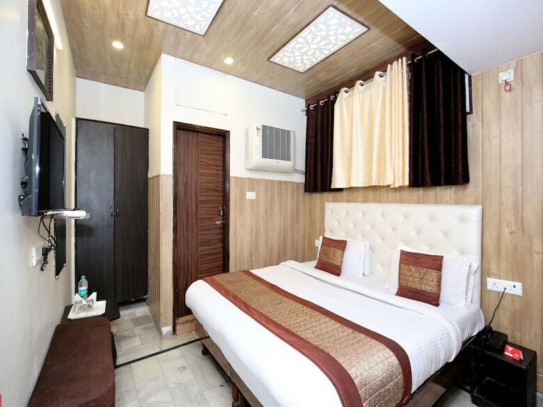 Oyo 966 Hotel Sallow International