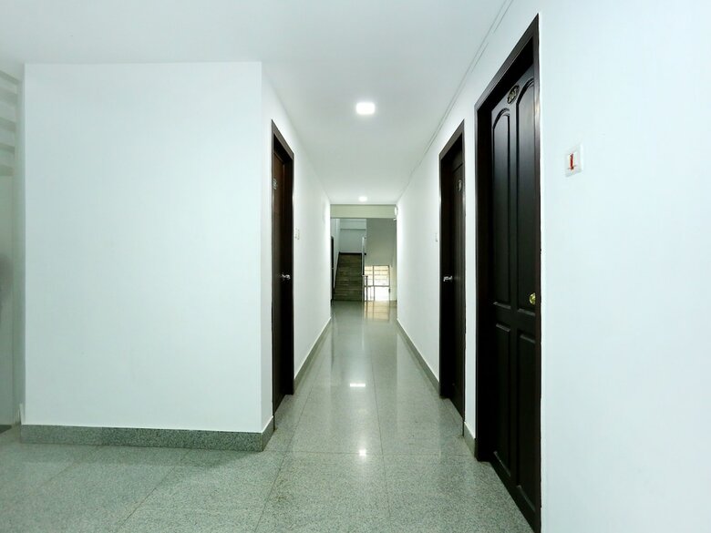 Oyo 9116 Thamburu International Hotel