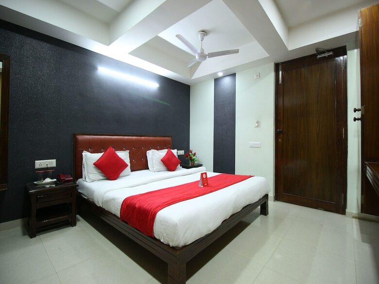 Oyo 893 Hotel Seven